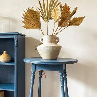Singing the Blues Accent Table