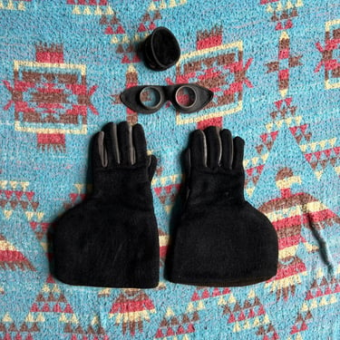 Antique 1920s Driving Gloves Goggles and Earmuffs 