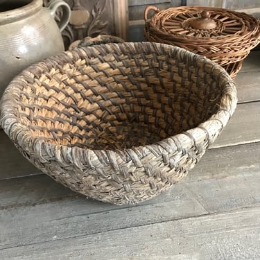 French Rustic Bread Basket, Coiled Rye Serving Basket, Hand Woven, French Farmhouse, Farm Table 