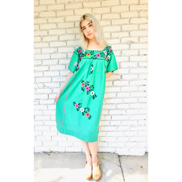 Hand Embroidered Dress // vintage 70s 1970s boho hippie midi green Mexican hippy sun 70's 1970's // S/M 