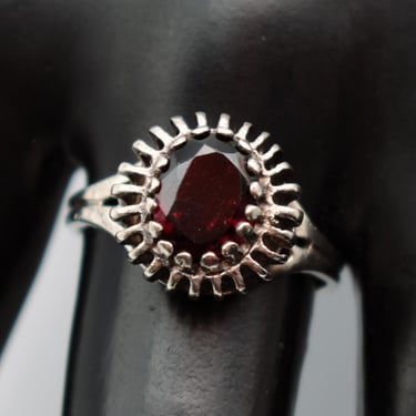 70's garnet sterling wire size 8 goth solitaire, oval rhodolite 925 silver C A floral ring 