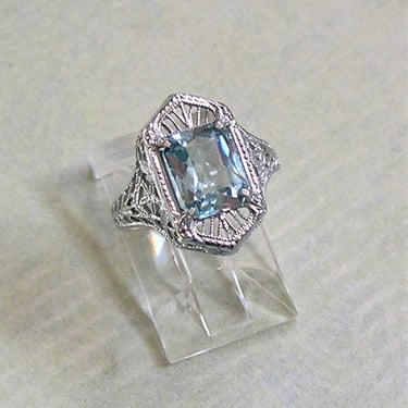 Antique Art Deco 14K White Gold and Spinel Ring, Size 3.25. Antique 14K White Gold Filigree Ring (#4631) 