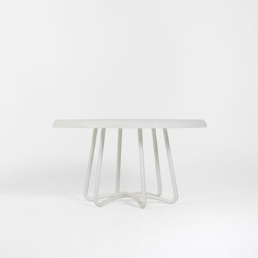 Outlus Dining Table