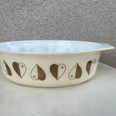 Vintage Pyrex Cinderella casserole bowl golden hearts 2 1/2 qt handles milk glass 