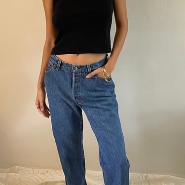 27 Levis 501 vintage jeans / vintage women’s Levis 17501 dark wash shrink to fit denim high waisted button fly curvy jeans | size 27 waist 
