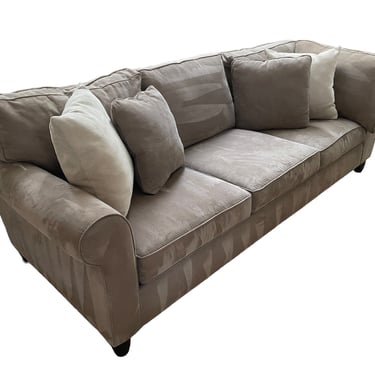 Haverty's Furniture Plush Grey 3 Seater Sofa LG223-18