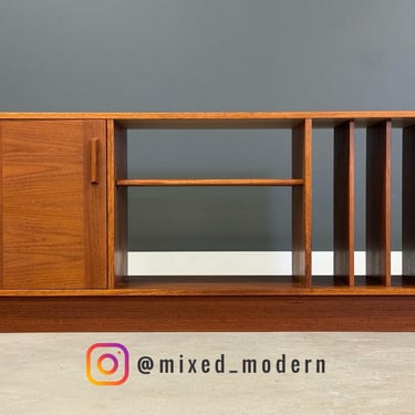 Danish Modern Teak TV Console Credenza 