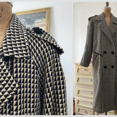 Vintage ‘80s - early ‘90s black & white houndstooth coat | dramatic shoulders, vintage wool coat, M/L 