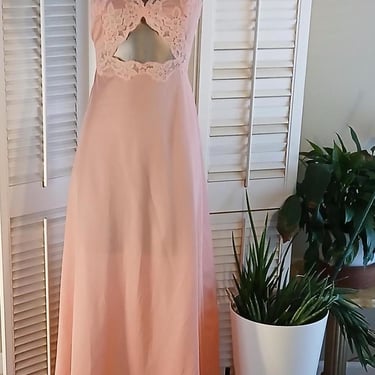 Vintage 60s/70s Pink Pegnoir/ lingerie Set /Vanity Fair / Backless / sz 34 