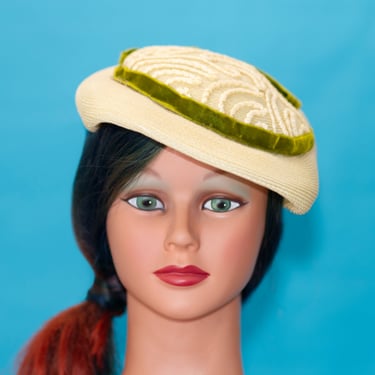 Vintage 1940s Hat with Olive Green Velvet Ribbon 