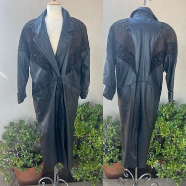 Vintage 1980s black leather trench coat textured accents pockets Sz M Jacqueline Ferrar 
