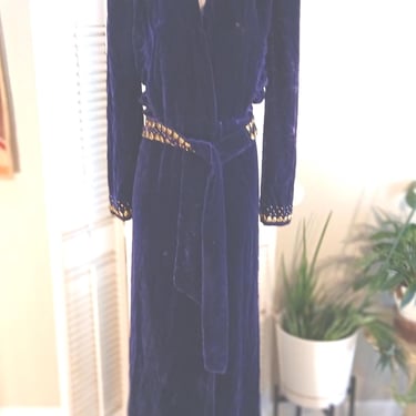 Vintage 1930s Purple  Velvet Dressing Gown/Robe/Dress / Old Hollywood Glam / Brass Hearts / Rare 