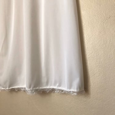 vintage white skirt slip // slip skirt // vintage lingerie // plus size slip skirt // size 14, size 16, size 18 