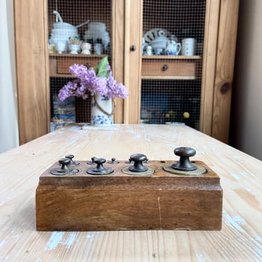 Rustic vintage French set of scale weight in brass- SCALE1 