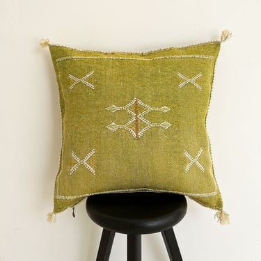 Sabra Cactus Silk Pillow | Green