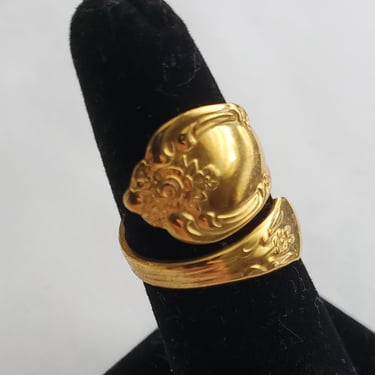 NOS 60s Gold Tone Spoon Ring by Wm A Rogers Oneida Ltd in Original Box Never Worn - 60s Jewelry - VintageBoho Jewelry 