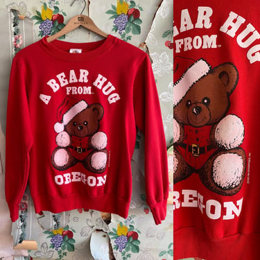 1980s 1990s Christmas Hug Bear Pullover Sweatshirt. Small. 