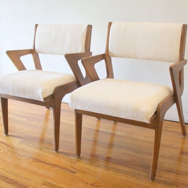 Mid Century Modern Pair of Z Style Chairs