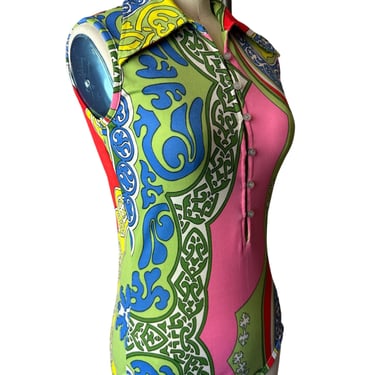 Groovy 60’s 70’s psychedelic bodysuit- shirt~ sleeveless pointy collar~ snaps crotch fitted poly top~ GOGO vibes colorful print/ Size XS-SM 