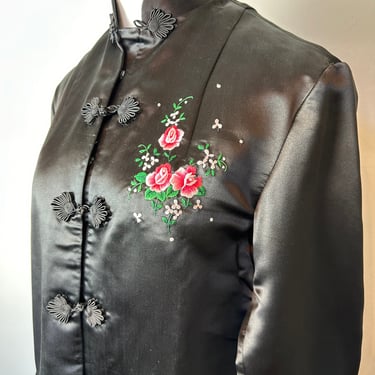 Vintage Chinese Cheongsam jacket~ black with hand embroidered pink flowers~ Silk & Rayon lightweight high neck Vtg Asian fashion/ Size M 