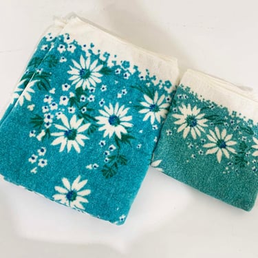 Vintage Bath Hand Towel Set of 2 Bathroom Decor Blue Foral Flowers Towels 1960s 