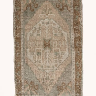 Vintage Turkish Mini Rug No. 728 | 1'8 x 3'2