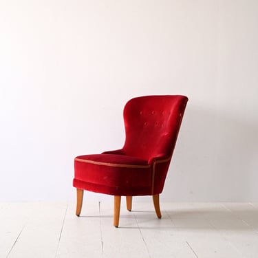 Vintage Red Velvet Armchair - Timeless Elegance with Scandinavian Flair 