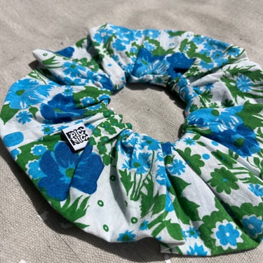 Jumbo Scrunchie in Forget me Not