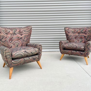 Mid Century Pair of Wingback Lounge Chairs 