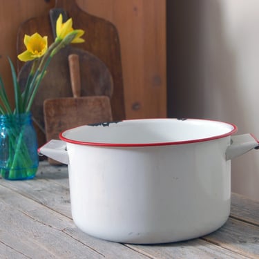 Vintage enamel pot  / white & red enamelware pot with side handles / rustic farmhouse kitchen / retro cookware / enamelware planter 