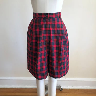 Red and Black Pleated Plaid Shorts - 1990s 