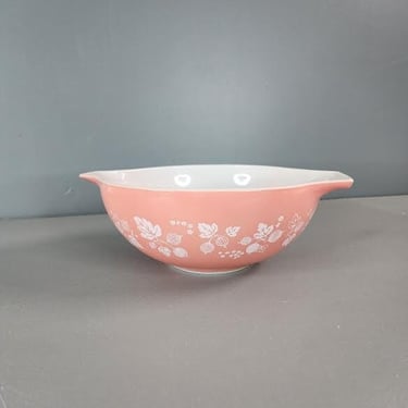 Pyrex Pink Gooseberry 444 Bowl 4 Qt 