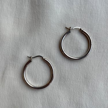 simple silver hoop earrings E167