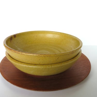 Set of 2 Mid Century Studio Pottery Serving Bowls, 8
