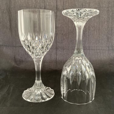 Set of 2 Vintage Heavy Cut Crystal 6 OZ Water / Wine Goblets, Crystal D'Arques Bretagne, Vertical Cut Lines in Stem Base, Drinking Glasses 