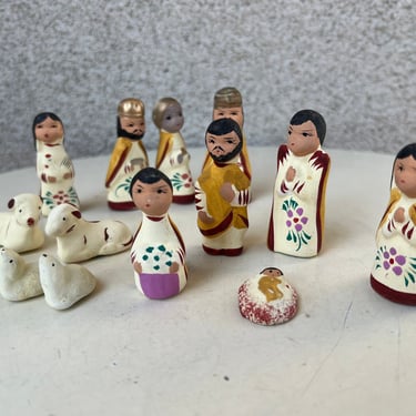 Vintage Mexican pottery miniature 14 piece Nativity set 
