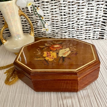 Old World Beauty Inlaid Wood Jewelry Box, Vintage, Dresser Top, Home Decor, Organization 