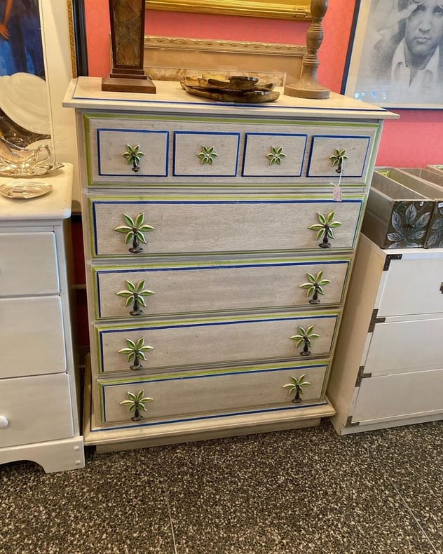Stanley furniture mid century 5 drawer chest 34” x 18” x 45.5” Call 202-232-8171 to purchase
