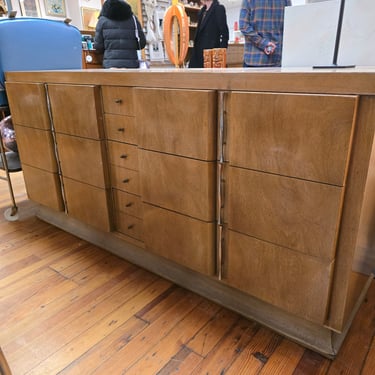 American of Martinsville Dresser