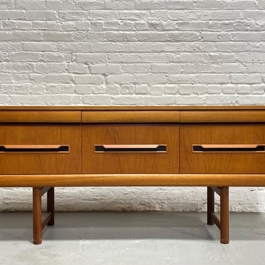 Compact Teak Mid Century Modern Credenza / Sideboard by Elliotts of Newbury, c. 1960s 