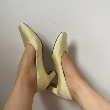 Yellow Silk Court Heel | Size 7.5 