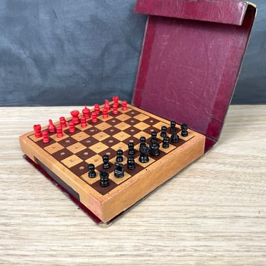Book style vintage chess set - wooden set with peg pieces - 1960s vintage 