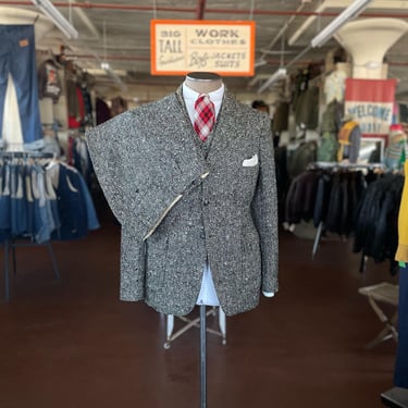 Size 38/40, 35x29 Vintage 1930s 3pc Tweed Belt Back 3 Button Patch Pocket Suit by Max Landau of Philadelphia 2273 