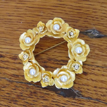 Vintage  Floral Wreath Brooch Rhinestone Gold Tone Lapel Pin Sphinx? 