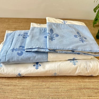 Vintage Lady Pepperell Blue Fleur de Lis Full Sheet Set (Flat, Fitted & 2 Pillow Cases) - Fine Bedding 