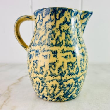 Vintage 1970s Robinson Ransbottom Pottery Pitcher, 1 Qt, blue Spongeware, RPP Roseville Ohio, farmhouse country cottage kitchen decor 