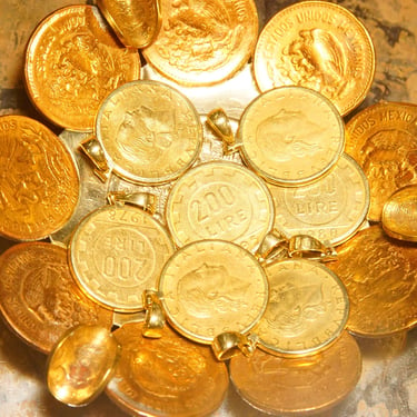 Vintage Milor Italy 14K Gold Italian Lire Coin Pendant, Republica Italian 200 Lire, 1978-1998, Solid Gold Bezel Case & Bail, 1 3/8&quot; L 