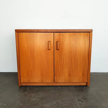 1970s Vintage Mid-Century Small Teak Wood Cabinet 