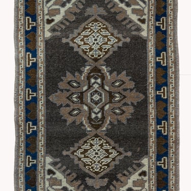 Vintage Turkish Mini Rug No. 546 | 1'11 x 3'2