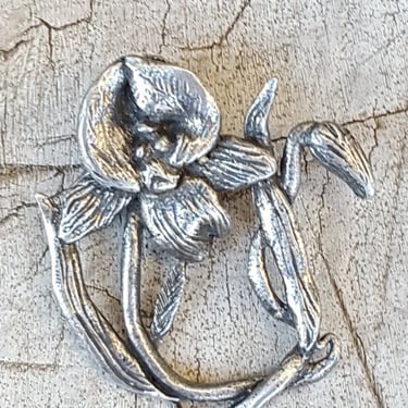 Vintage Pewter Brooch~Flower Pin~Signed Art Nouveau Pewter brooch~Handcrafted Brooch~Vintage Jewelry~JewelsandMetals. 